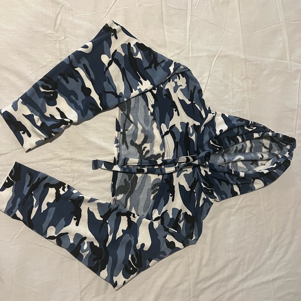 Winter Camouflage Crop Top Hoodie